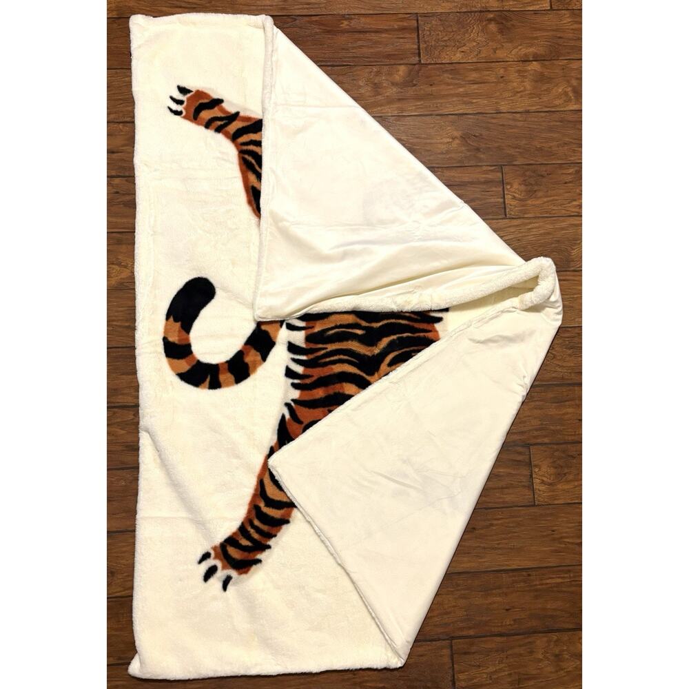 Christian Lacroix Faux Fur Tiger Throw Blanket Tiger Print NWT - Picture 16 of 16